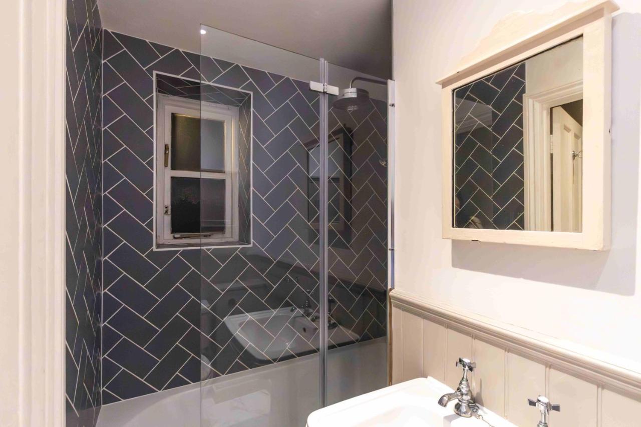 לונדון Shared Guest House 5 Mins Walk From Vauxhall And Nine Elms Station With Off-Site Parking Near Us Embassy מראה חיצוני תמונה